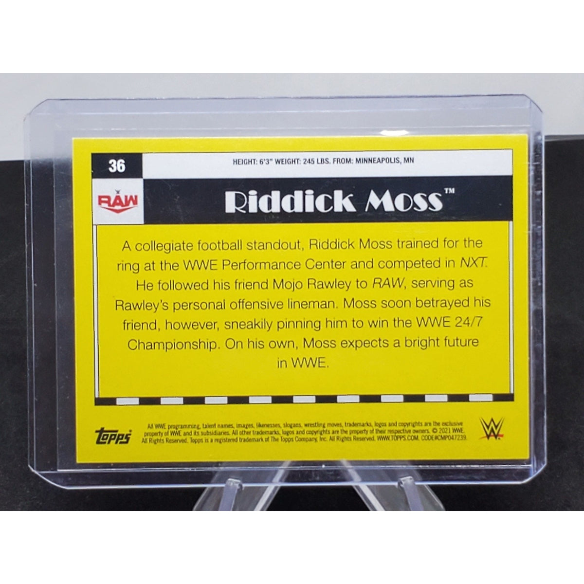 2021 Topps Heritage WWE Rainbow Foil #36 Riddick Moss