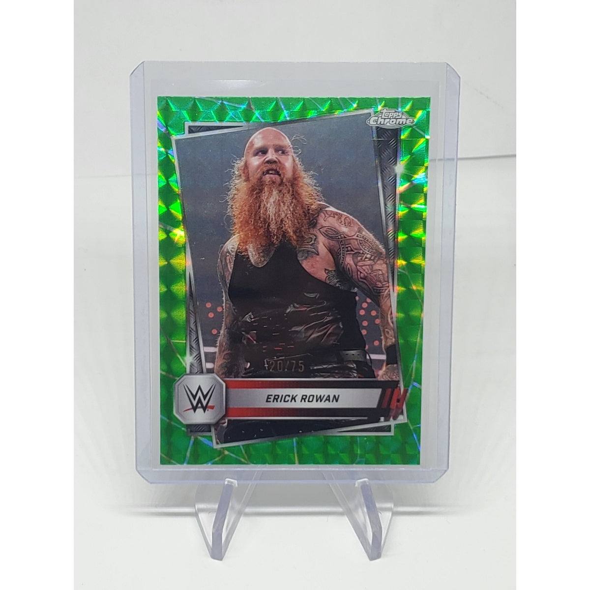 2025 Topps Chrome WWE Erick Rowan #49 Neon Green Geometric Refractor 20/75