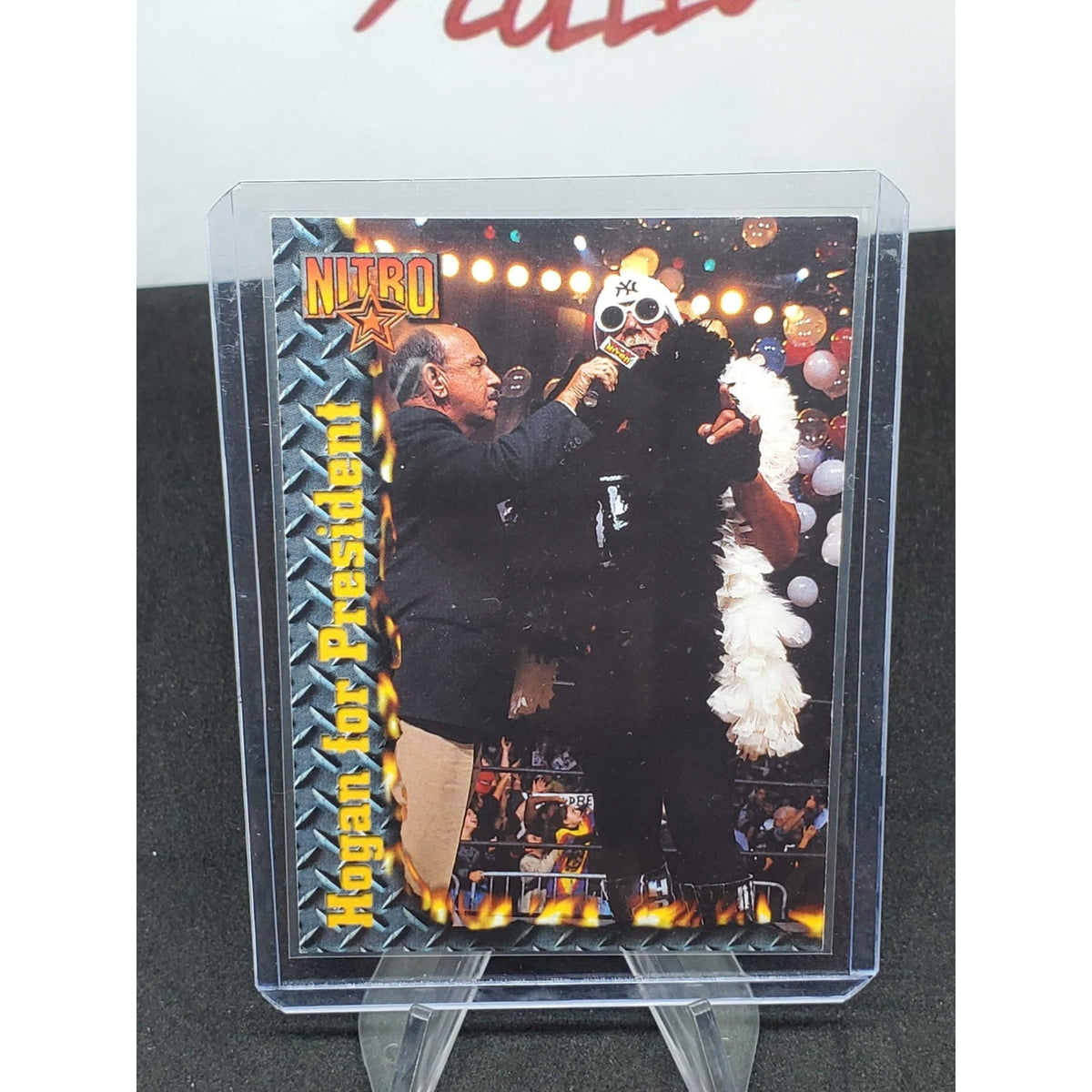 1999 Topps WCW/nWo Nitro - Hulk Hogan #67