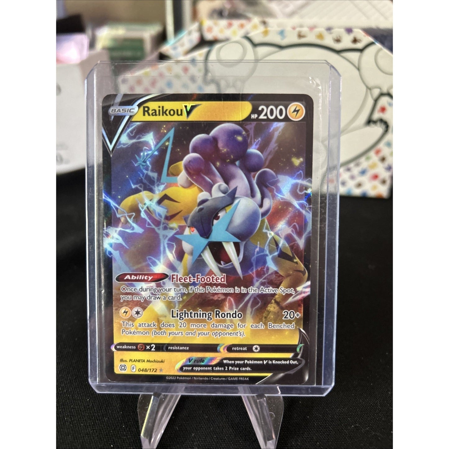 Raikou V 048/172 Brilliant Stars NM Ultra Rare Pokemon - Top Loaded -Pack Fresh